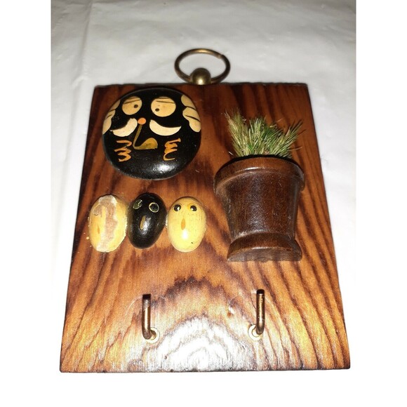 Vintage Handcrafted Keyhook Painted Rocks Stained Wood Backing Boho Ecclectic - Picture 1 of 12